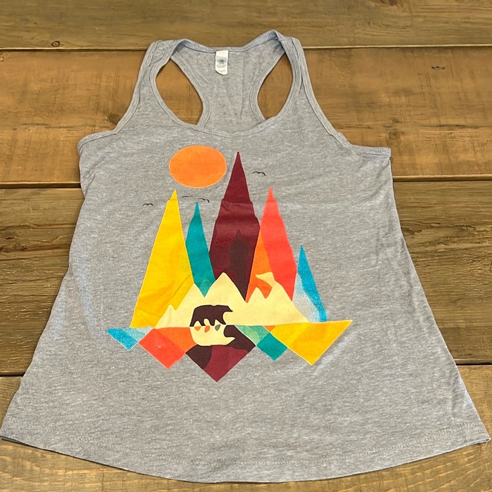Flock and Feathers Mountain Bear & Birds Tank Top S